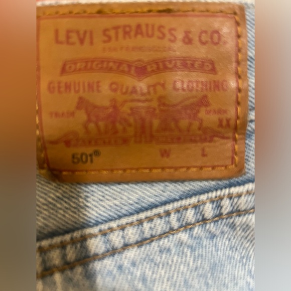 Levi’s 501 women ripped jeans - Picture 5 of 5